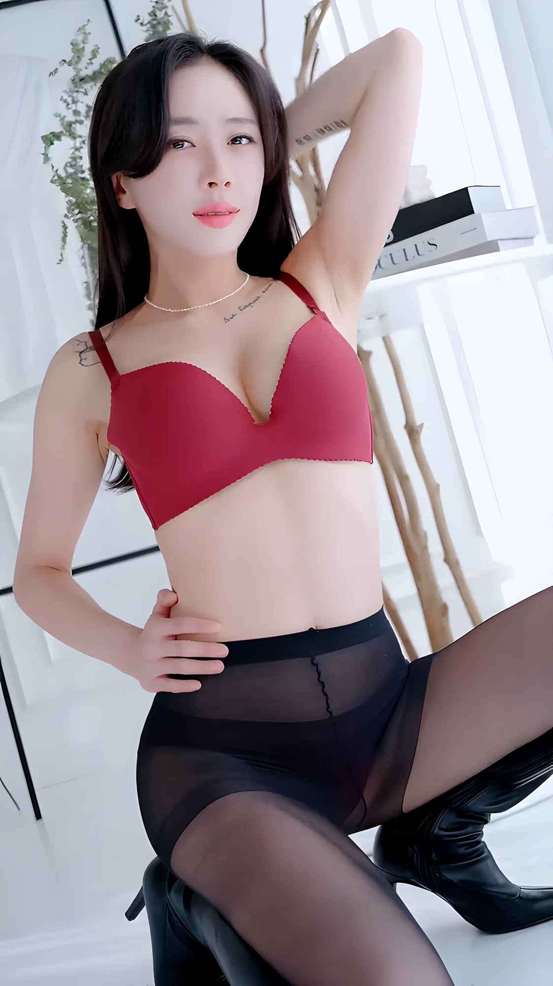 丰腴熟女珍藏级内衣丝袜视频资源-黑丝袜写真