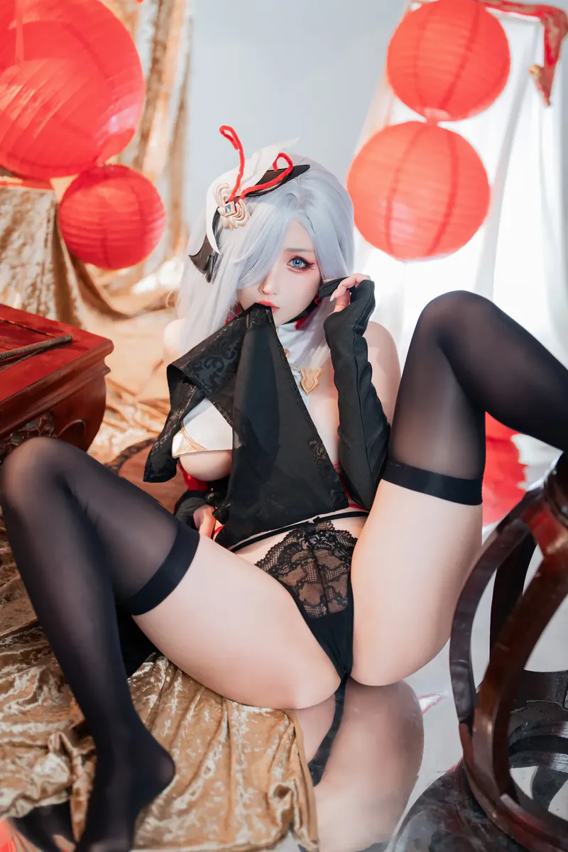 知性网红布丁，私房蜜桃臀写真图集