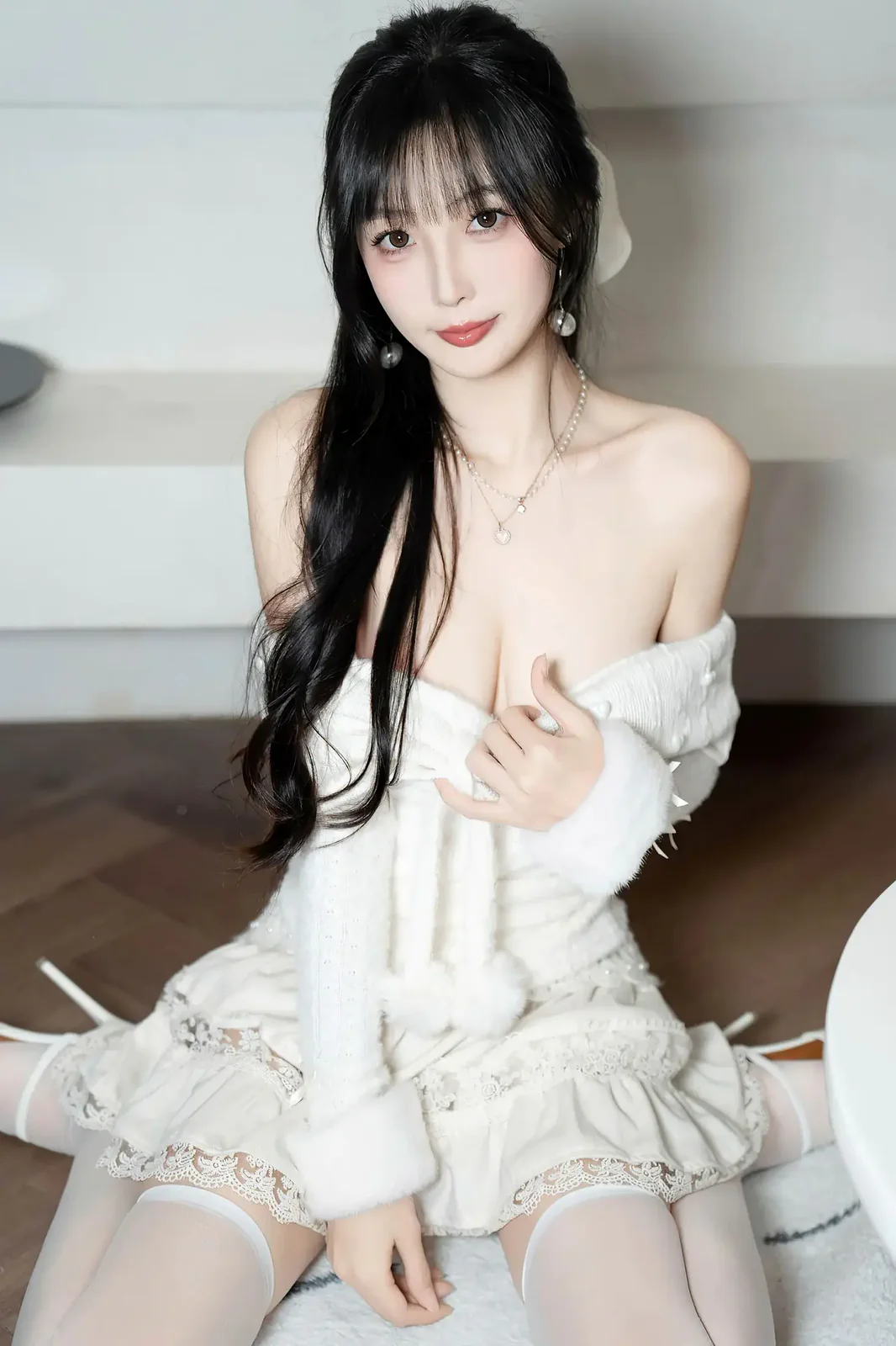 秀人网奔放辣妈小肉肉咪，迷人美腿高细节写真集