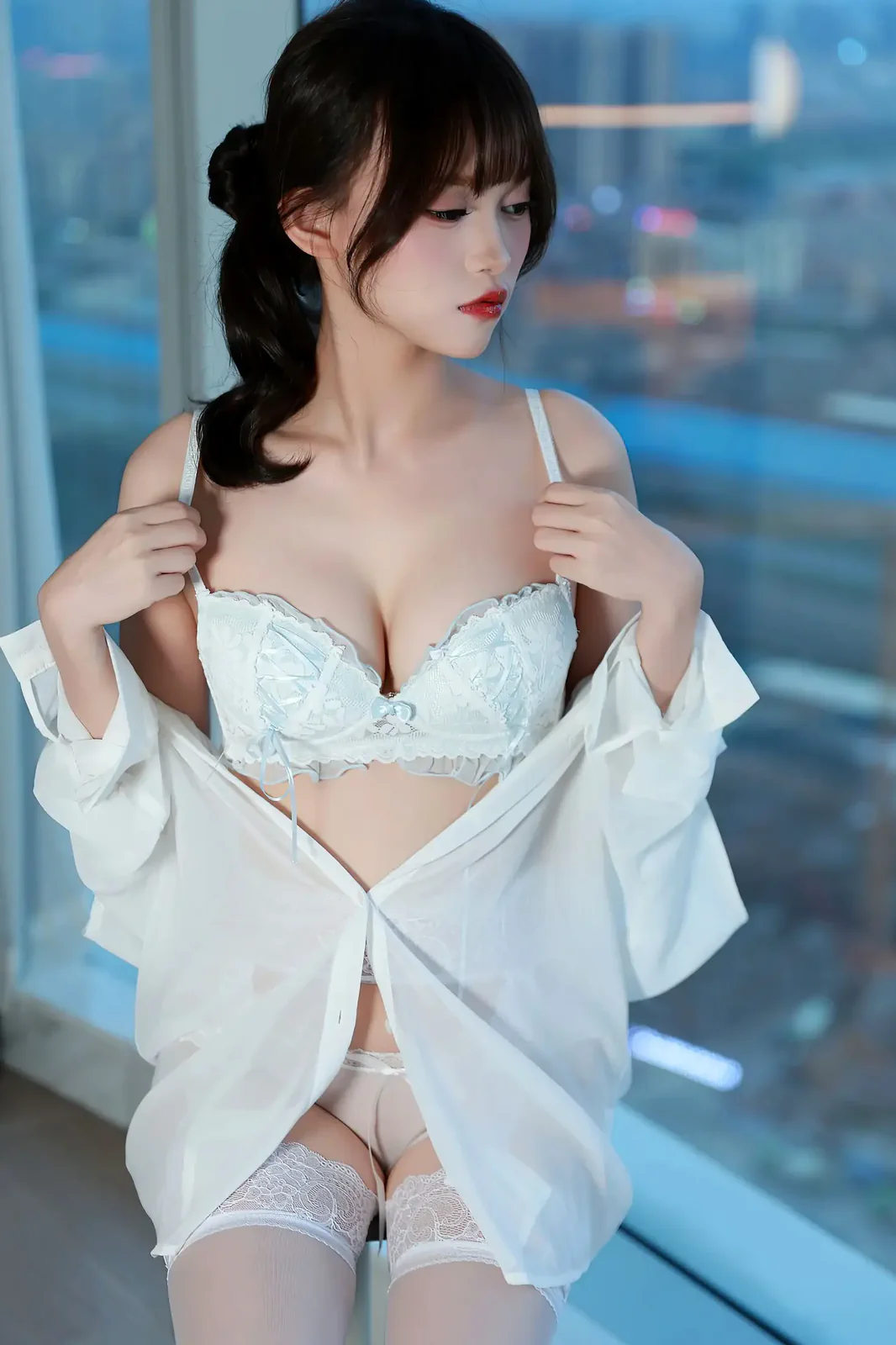 秀人网女神唐安琪，性感翘臀写真图集